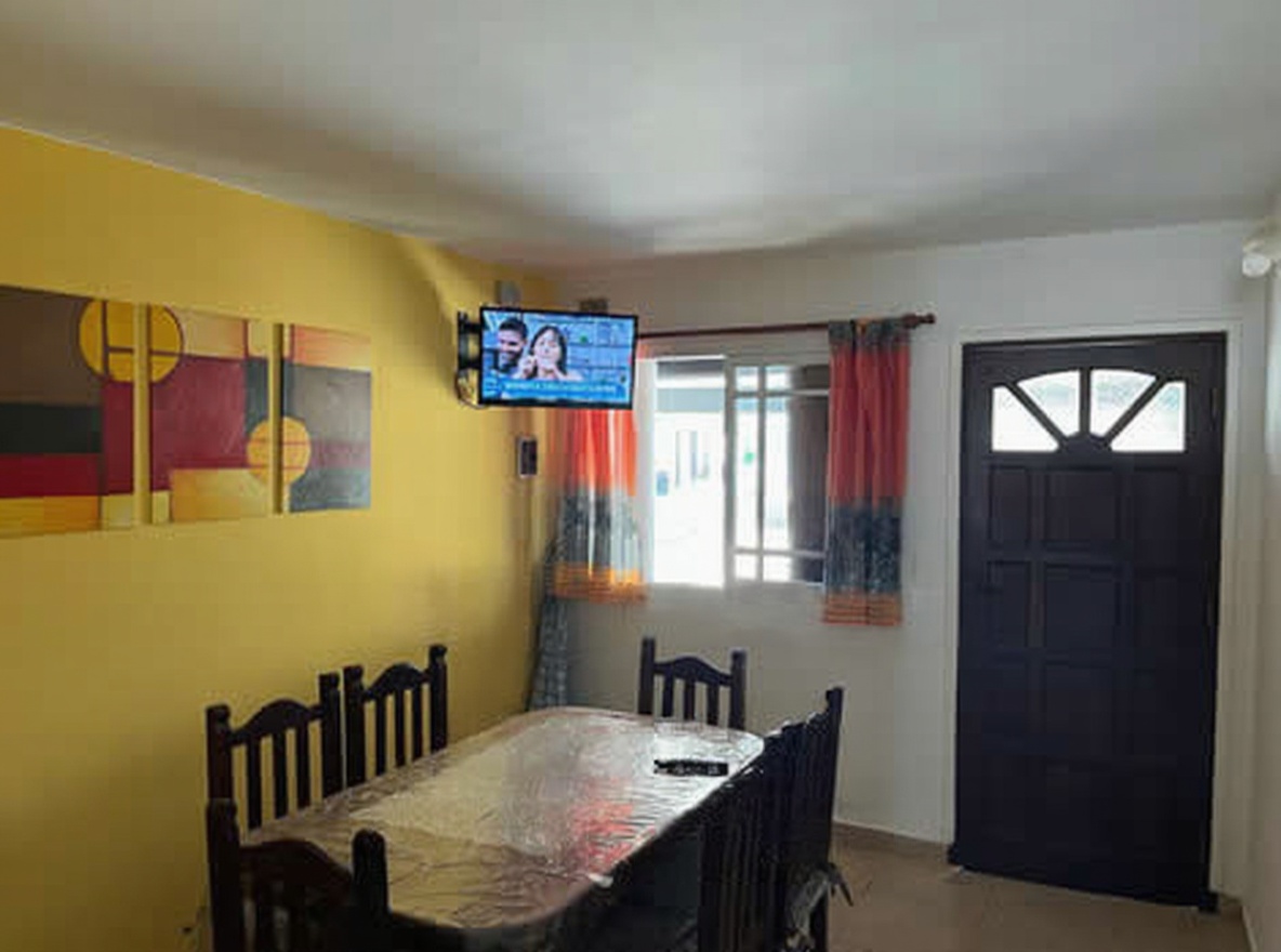 Dúplex con patio y parrilla frente al mar en Las Toninas miniatura 2