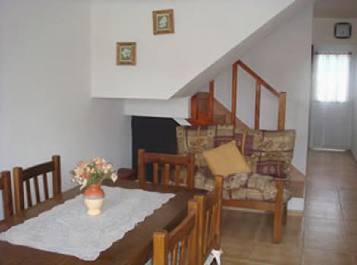 Dúplex con patio y parrilla frente al mar en Las Toninas miniatura 3