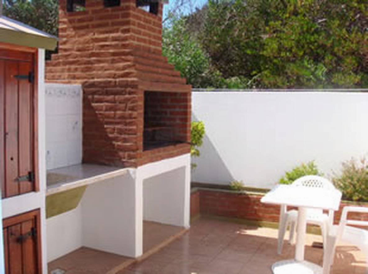 Dúplex con patio y parrilla frente al mar en Las Toninas miniatura 7