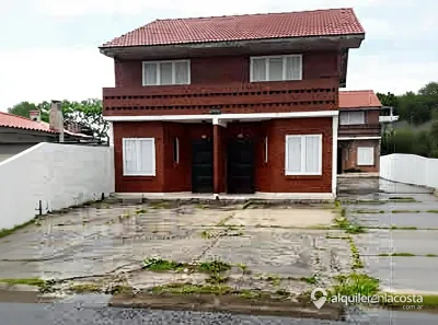 Tríplex con patio y parrilla a 100 metros del mar en Las Toninas foto 2