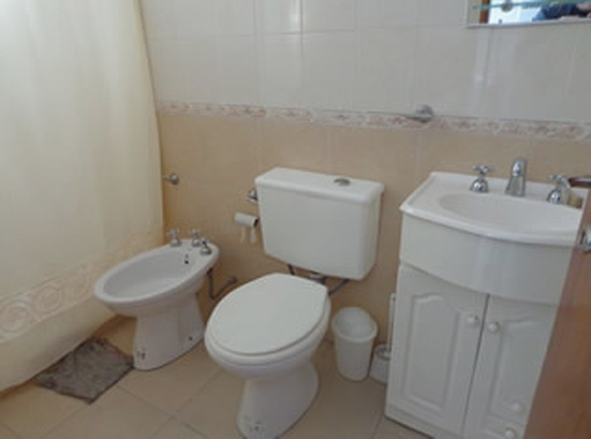 Dúplex con patio y parrilla a 140 metros del mar en Las Toninas miniatura 8