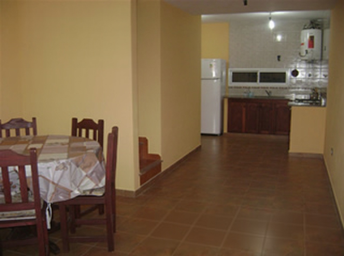 Dúplex con patio y parrilla a 200 metros del mar en Las Toninas miniatura 3