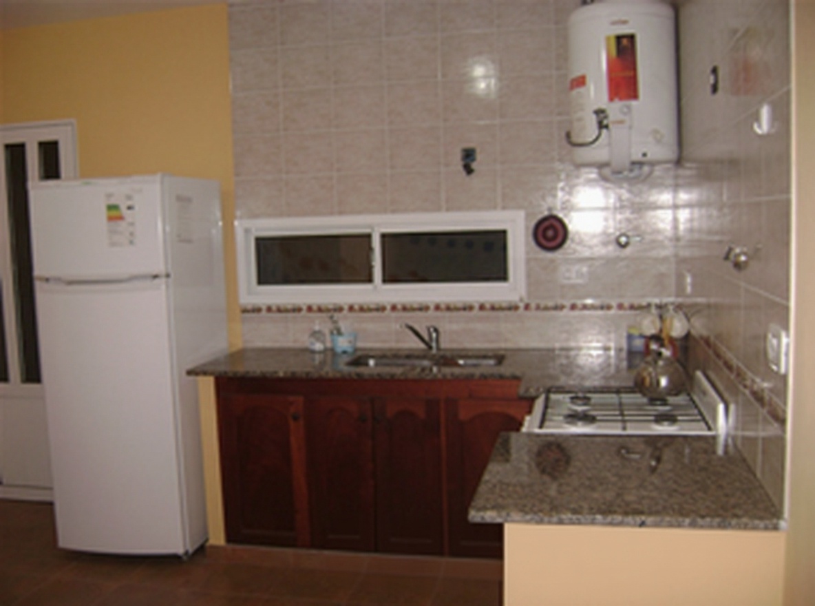 Dúplex con patio y parrilla a 200 metros del mar en Las Toninas miniatura 5