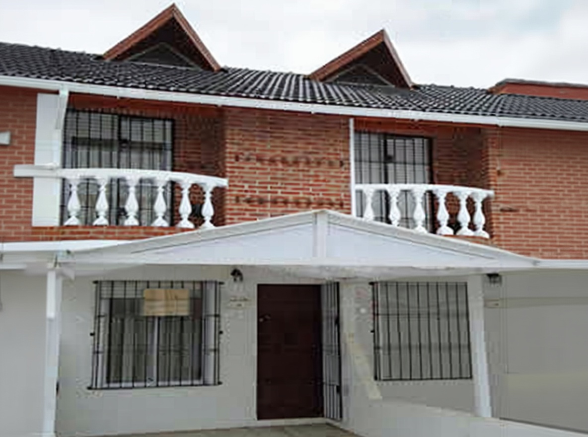 Dúplex con patio y parrilla en Las Toninas miniatura 9