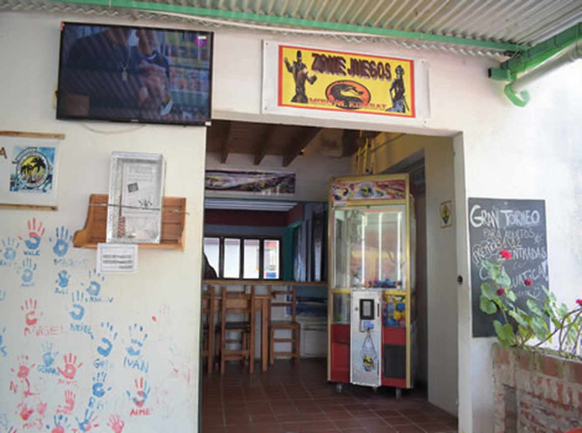 Dúplex con pileta y parrilla a 4 cuadras del mar en Santa Teresita miniatura 8