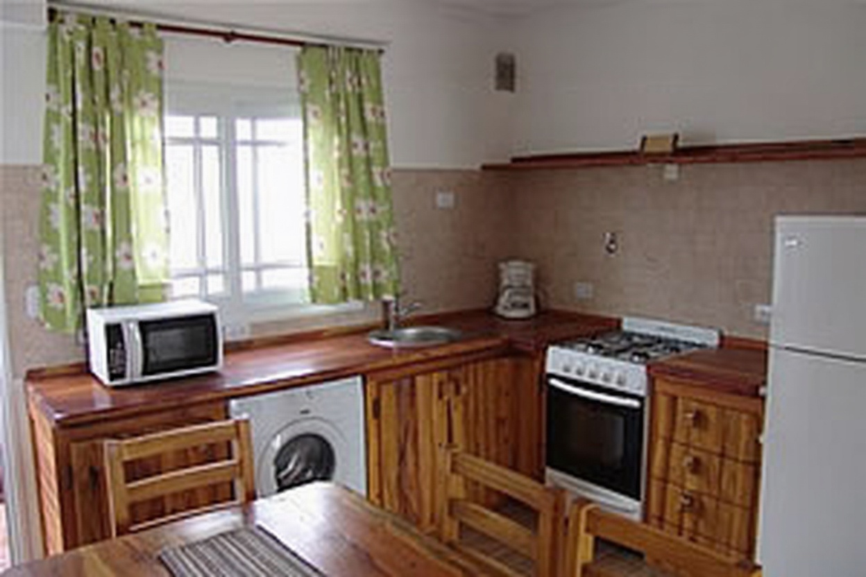 Dúplex con patio y parrilla frente al mar en Santa Teresita miniatura 4