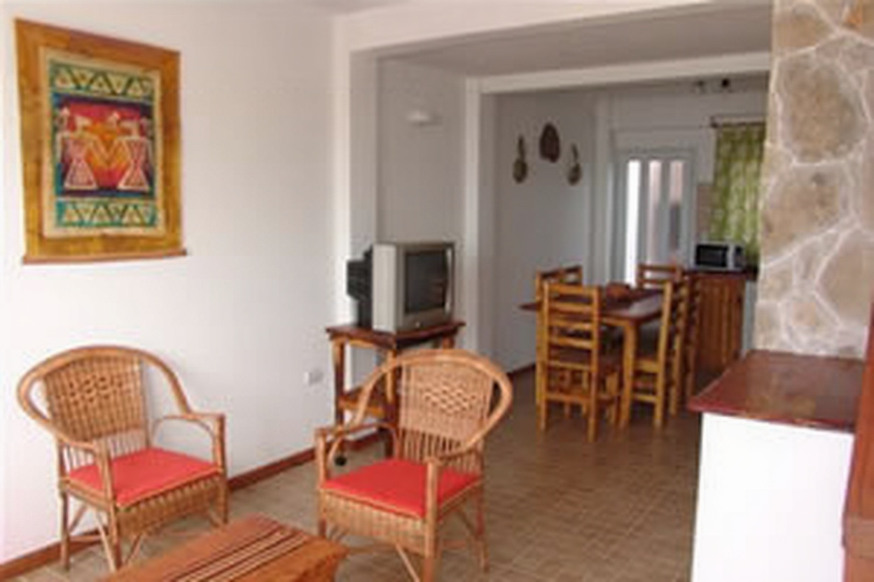 Dúplex con patio y parrilla frente al mar en Santa Teresita miniatura 5