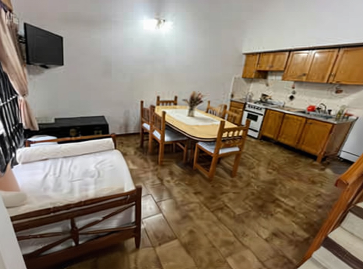 Dúplex con WiFi a 3 cuadras del mar en Santa Teresita miniatura 3