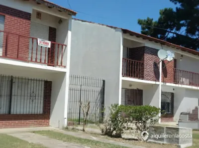 Dúplex con patio y parrilla a 4 cuadras del mar en Santa Teresita