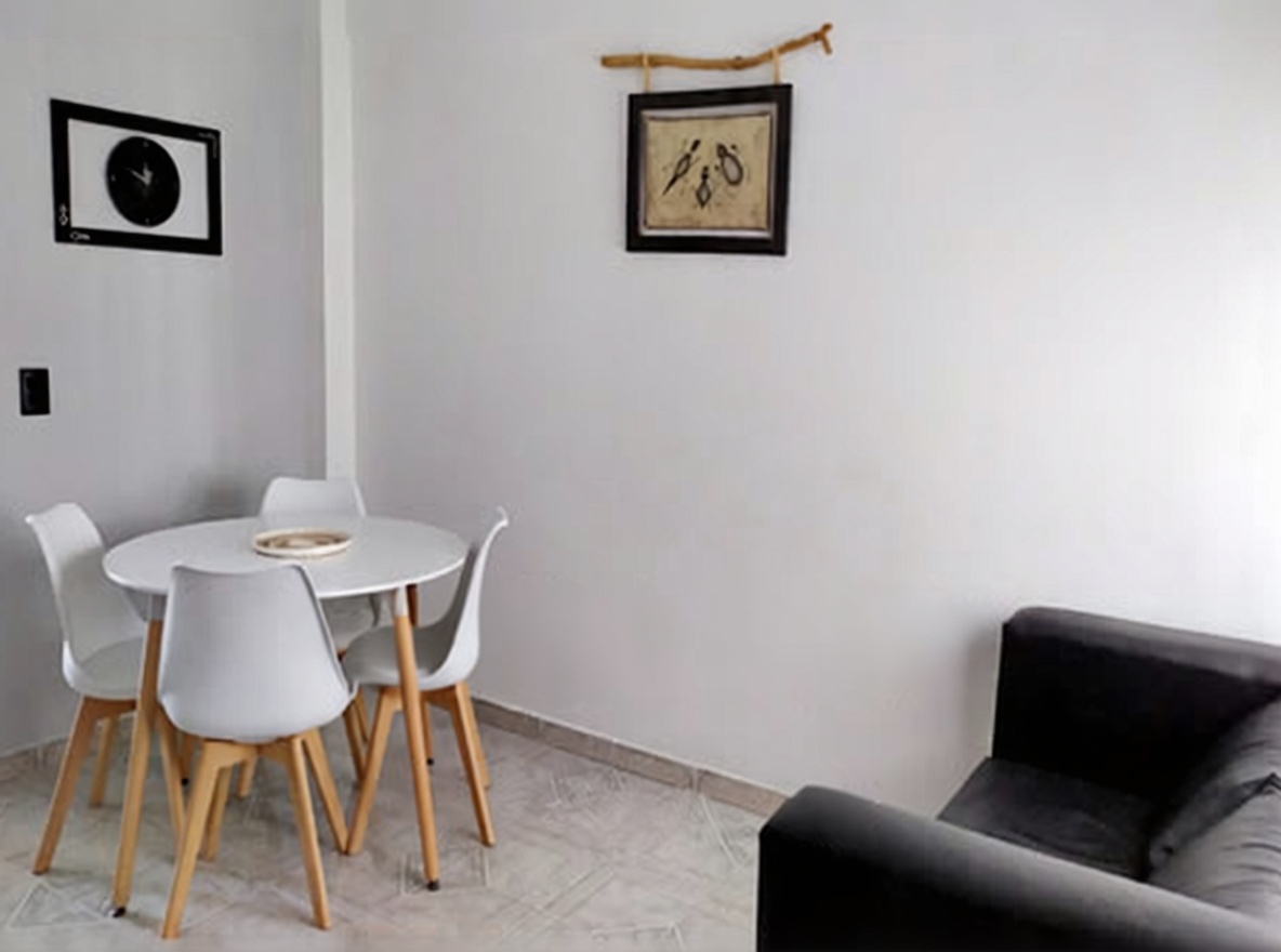 Dúplex con patio y parrilla a 4 cuadras del mar en Santa Teresita miniatura 7