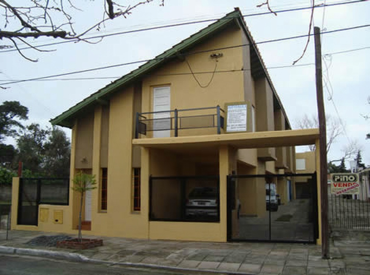 Dúplex con patio y parrilla en Santa Teresita