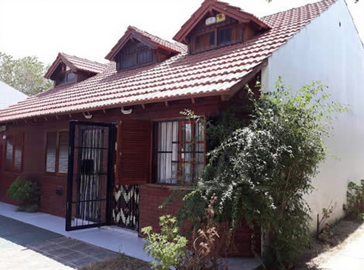 Dúplex con pileta y parrilla a 300 metros del mar en Mar del Tuyú