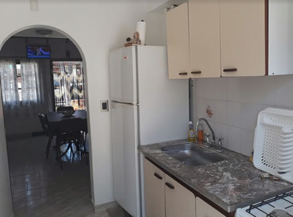 Dúplex con pileta y parrilla a 300 metros del mar en Mar del Tuyú miniatura 4