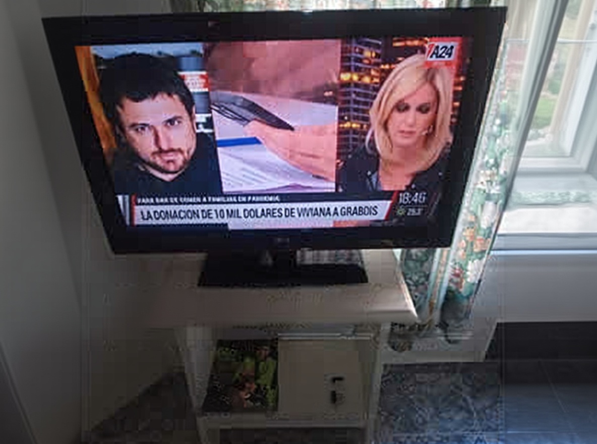 Dúplex con parque y parrilla a 300 metros del mar en Mar del Tuyú miniatura 6