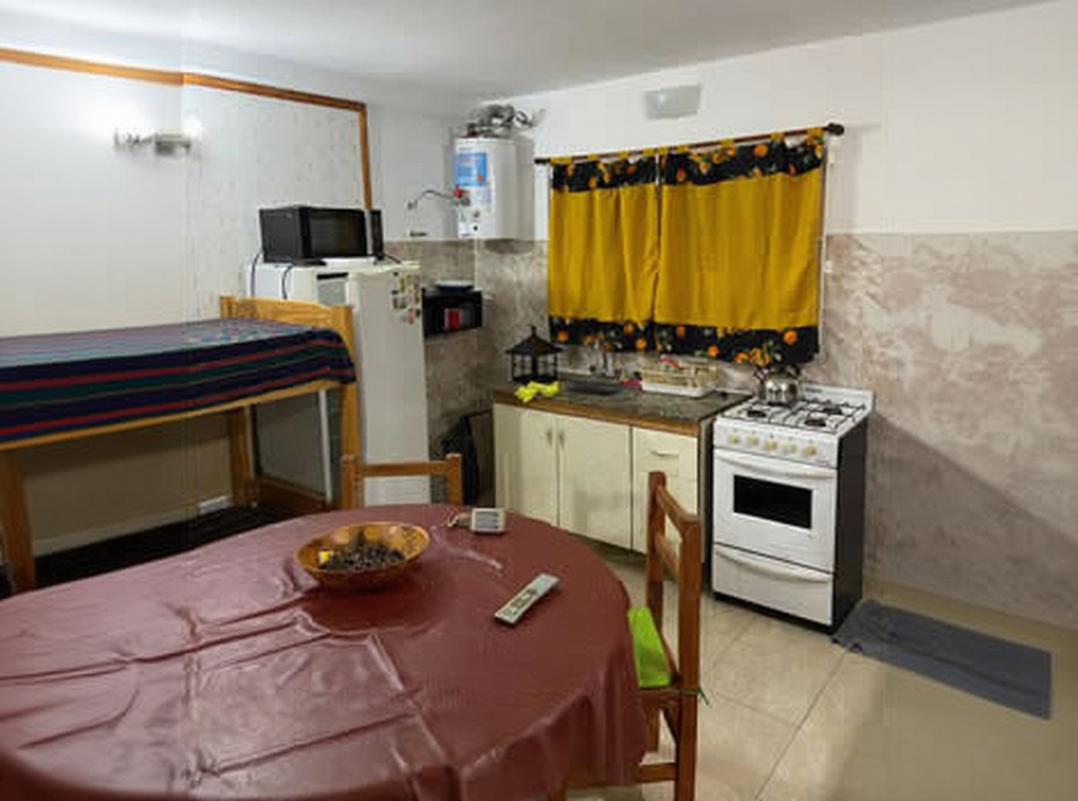 Dúplex con patio y parrilla a 120 metros del mar en Mar del Tuyú miniatura 4