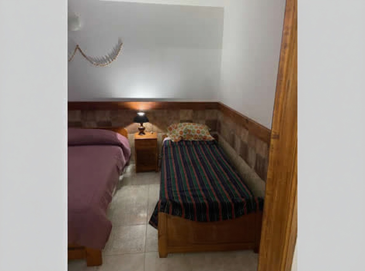 Dúplex con patio y parrilla a 120 metros del mar en Mar del Tuyú miniatura 5