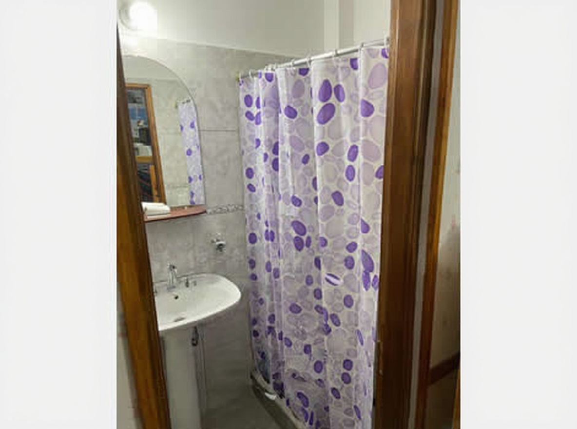 Dúplex con patio y parrilla a 120 metros del mar en Mar del Tuyú miniatura 8