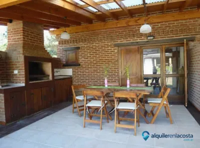 Dúplex con pileta y parque en Costa del Este
