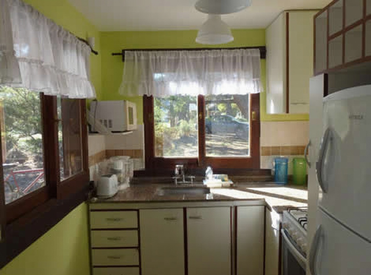 Dúplex con pileta y parque en Costa del Este miniatura 2