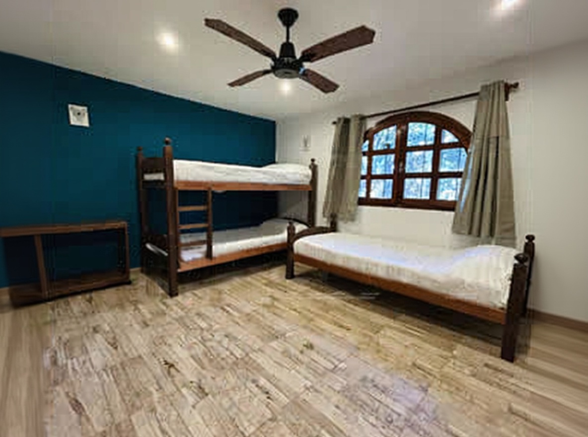 Dúplex con patio y parrilla en Costa del Este miniatura 7