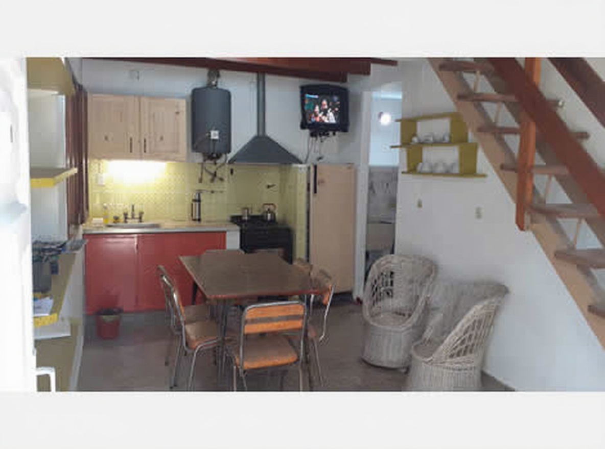 Dúplex con patio y parrilla en zona tranquila de Villa Gesell miniatura 2