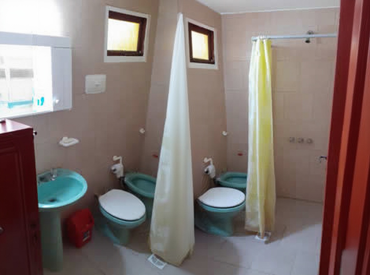 Dúplex con patio y parrilla en zona tranquila de Villa Gesell miniatura 4