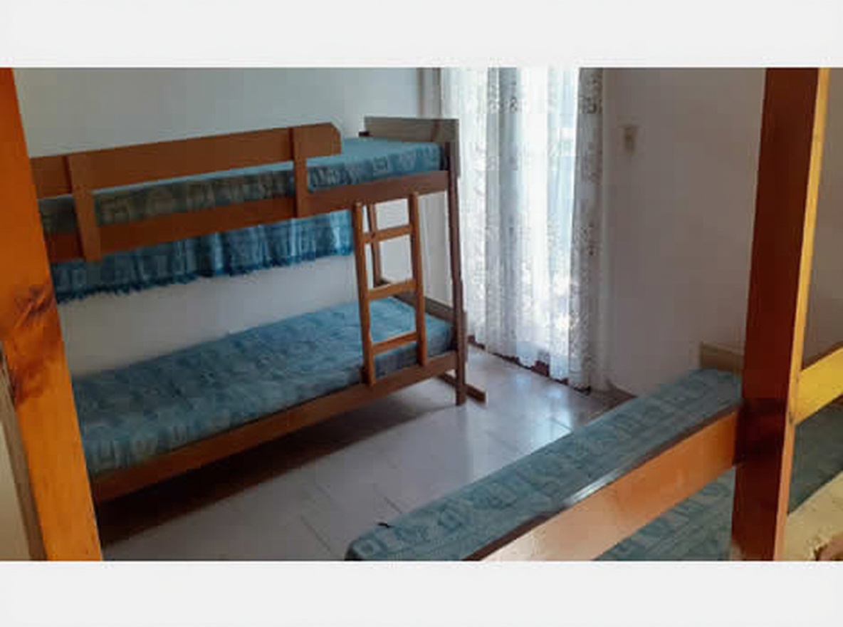 Dúplex con patio y parrilla en zona tranquila de Villa Gesell miniatura 6