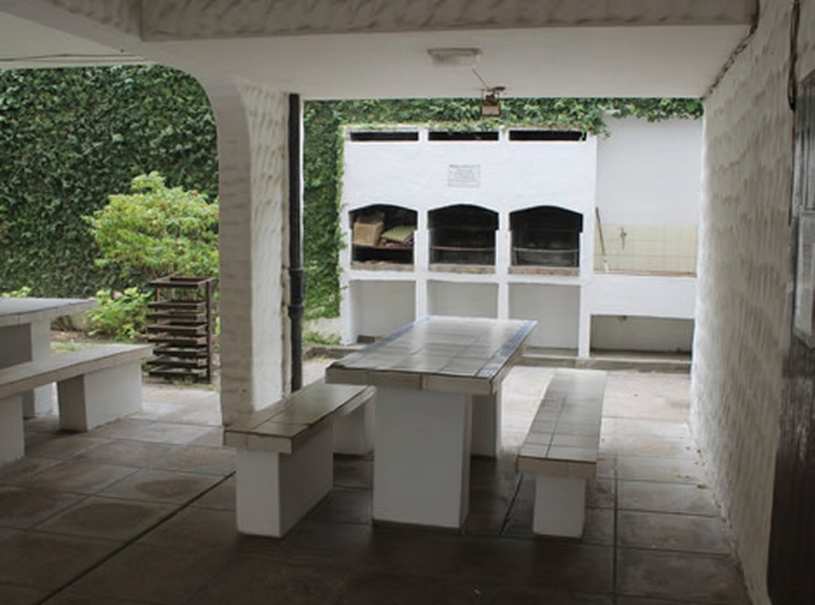 Dúplex en zona tranquila de Villa Gesell, a 2 cuadras de la playa miniatura 9