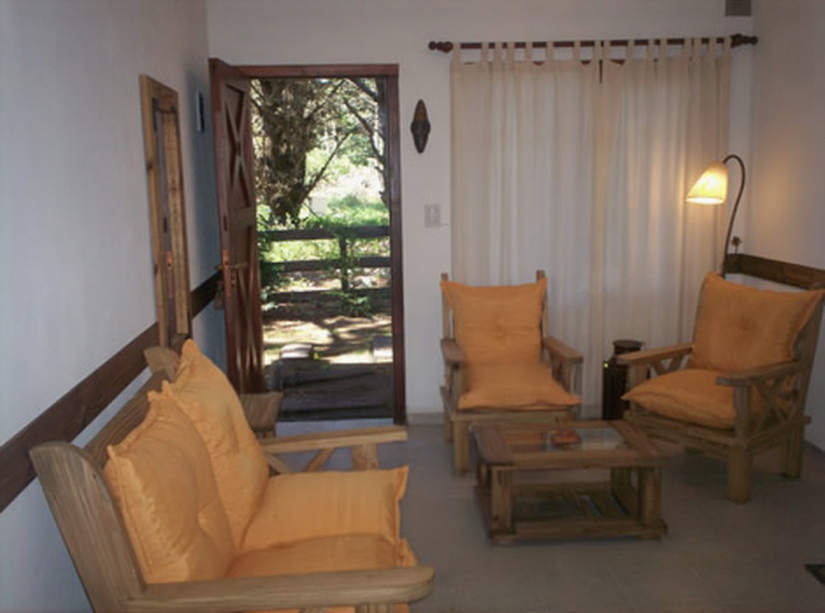 Dúplex con cochera y parrilla frente al mar en Costa del Este miniatura 3