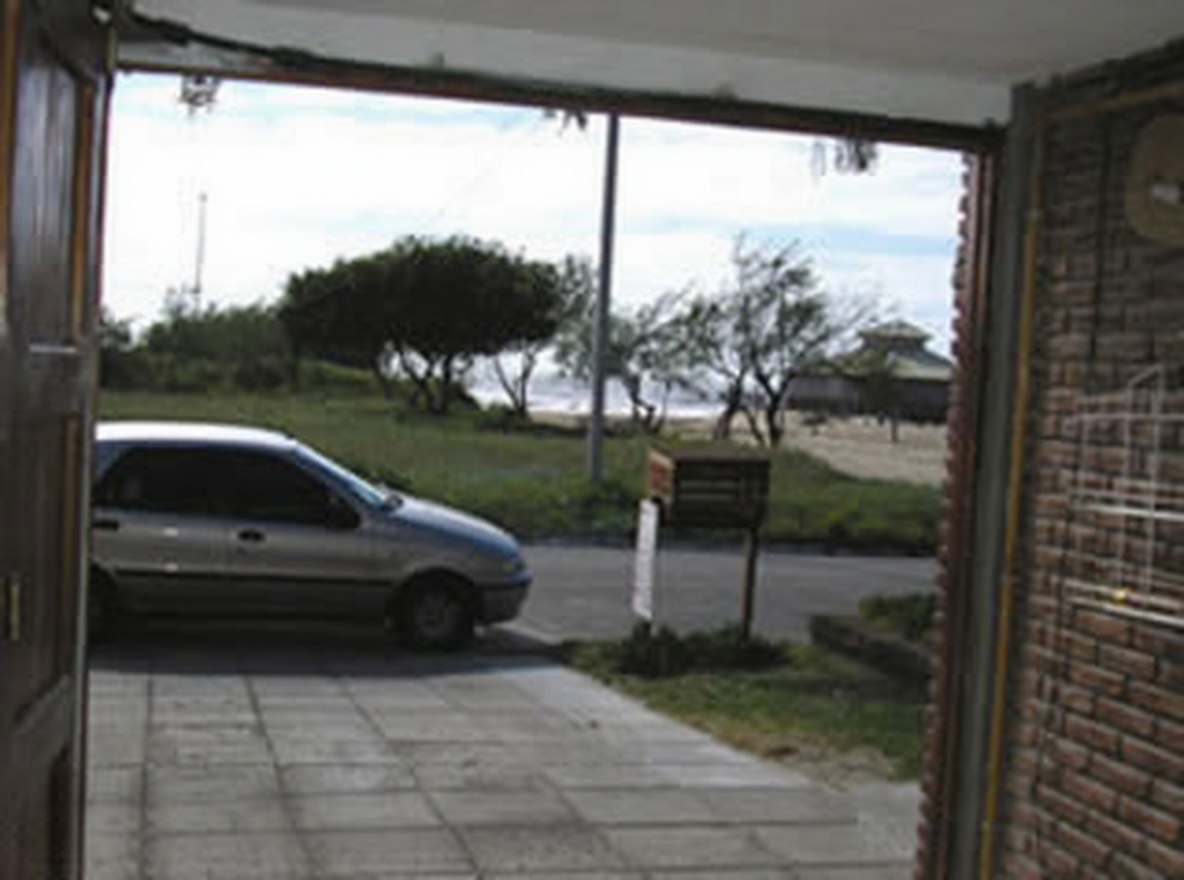 Dúplex para 4 personas a 40 metros de la playa en Mar de Ajó miniatura 11