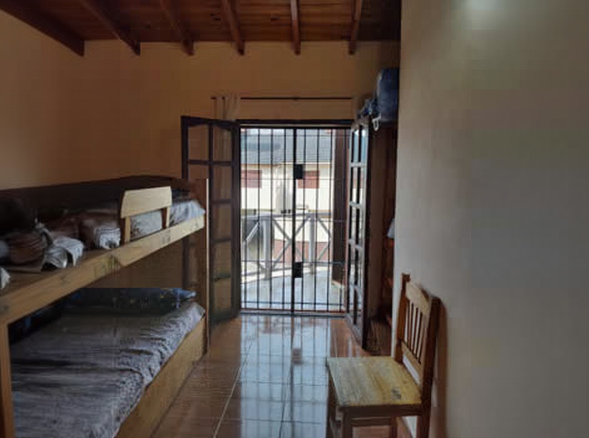 Dúplex con patio y parrilla a 300 metros del mar en Mar del Tuyú miniatura 7