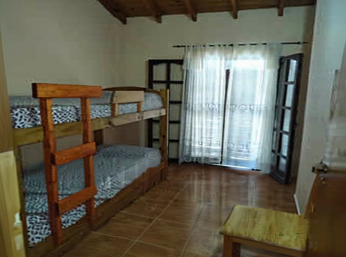 Dúplex con patio y parrilla a 300 metros del mar en Mar del Tuyú miniatura 8