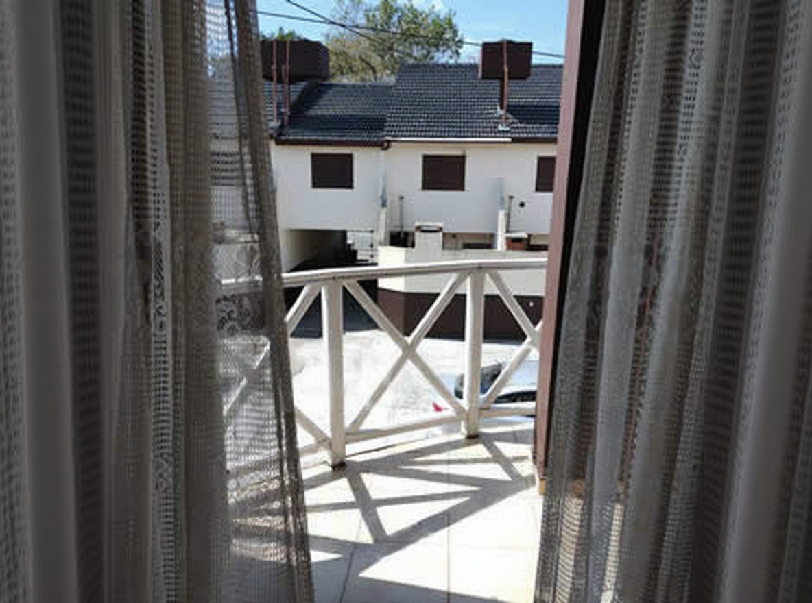 Dúplex con patio y parrilla a 300 metros del mar en Mar del Tuyú miniatura 10