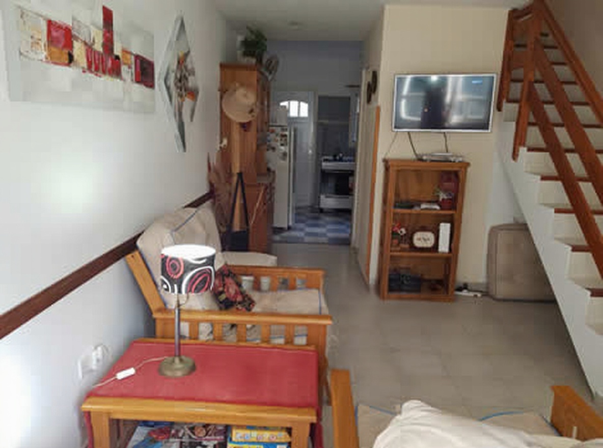 Dúplex de 2 dormitorios y 2 baños frente al mar en Costa del Este miniatura 2