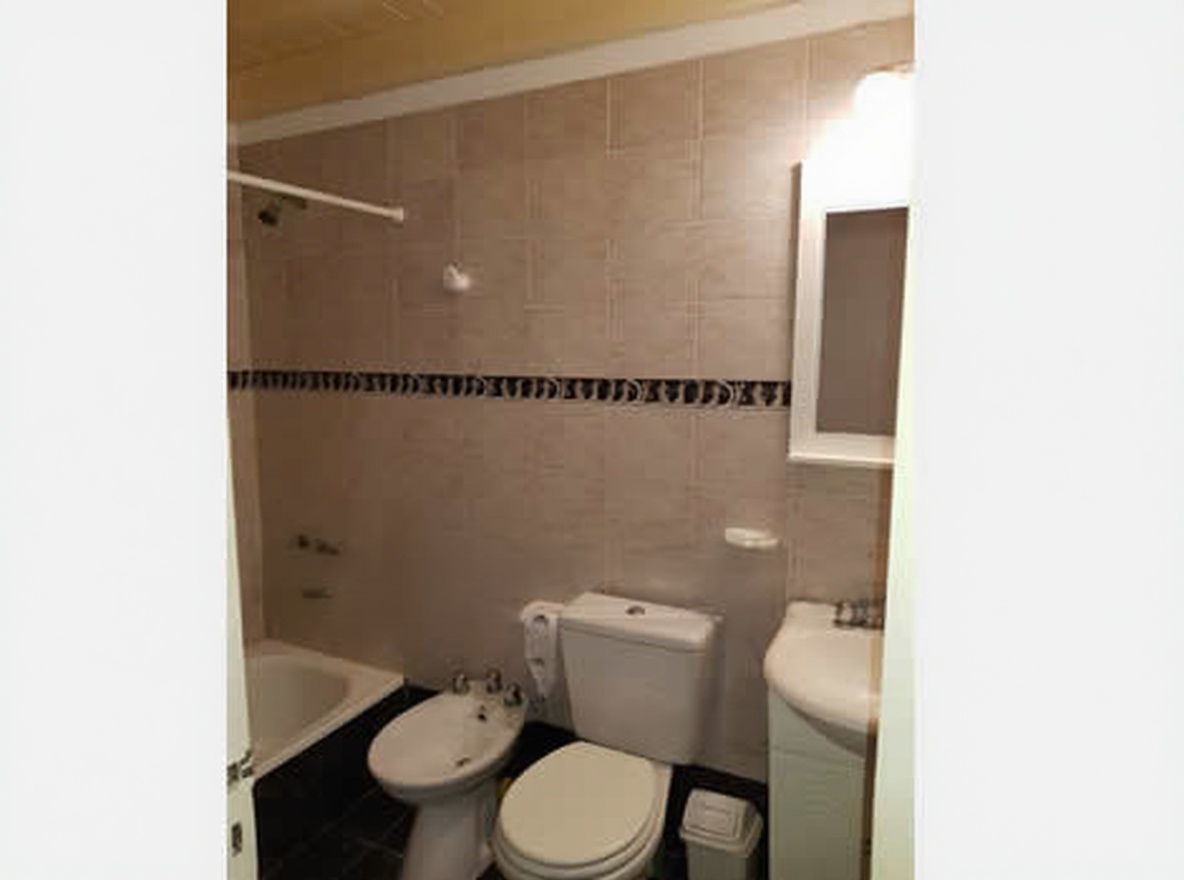 Dúplex de 2 dormitorios y 2 baños frente al mar en Costa del Este miniatura 5