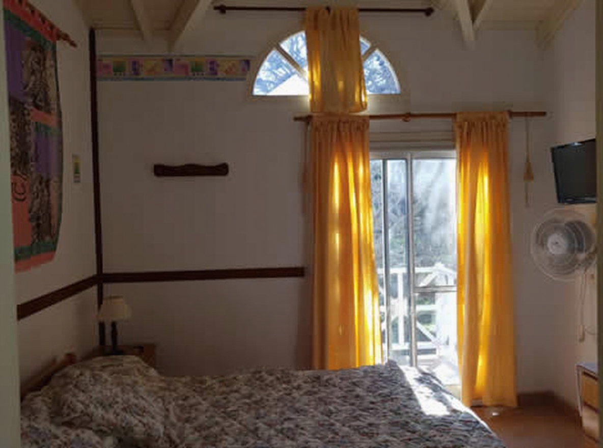 Dúplex de 2 dormitorios y 2 baños frente al mar en Costa del Este miniatura 6