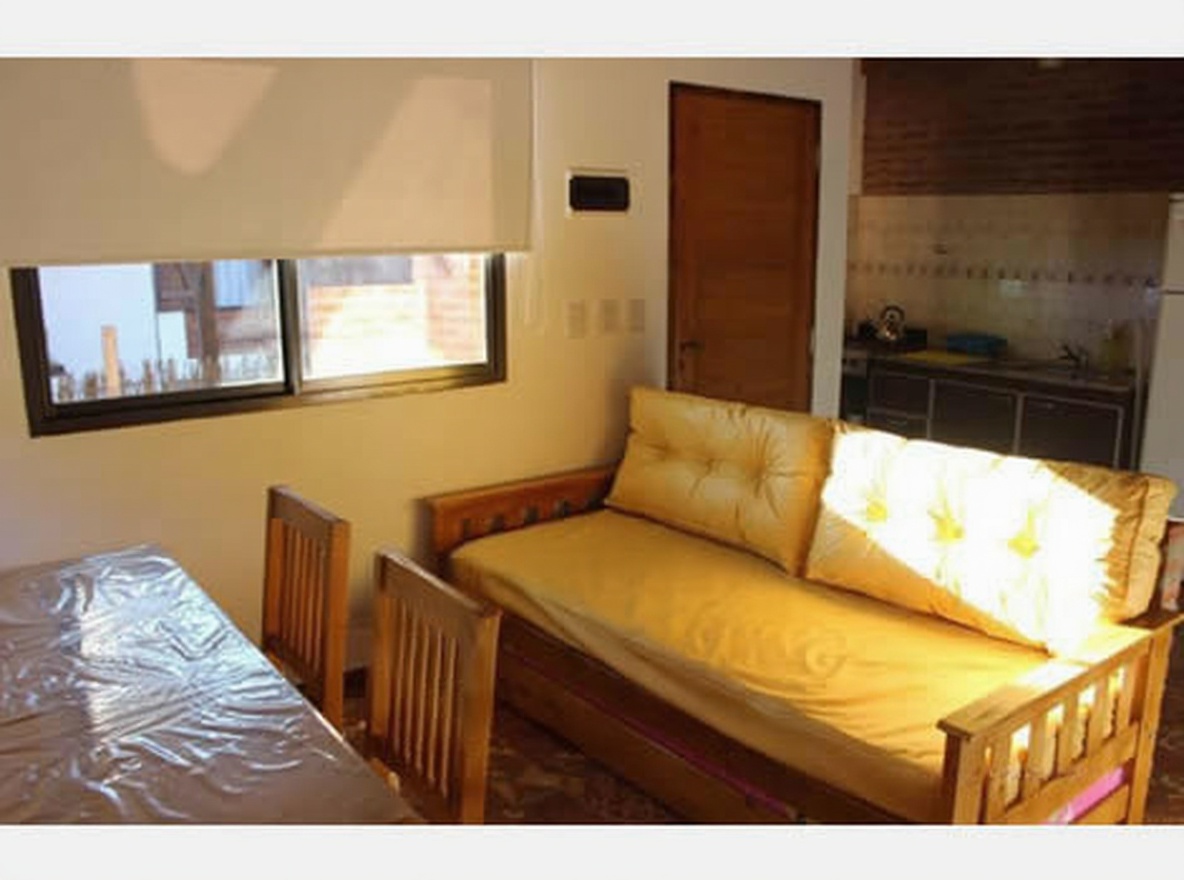 Dúplex con WiFi a 7 cuadras del mar en Costa del Este miniatura 3