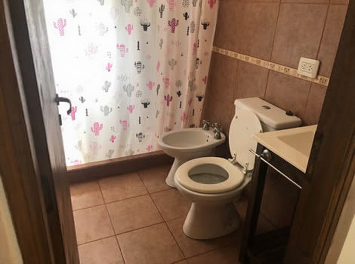 Dúplex con WiFi a 7 cuadras del mar en Costa del Este miniatura 10