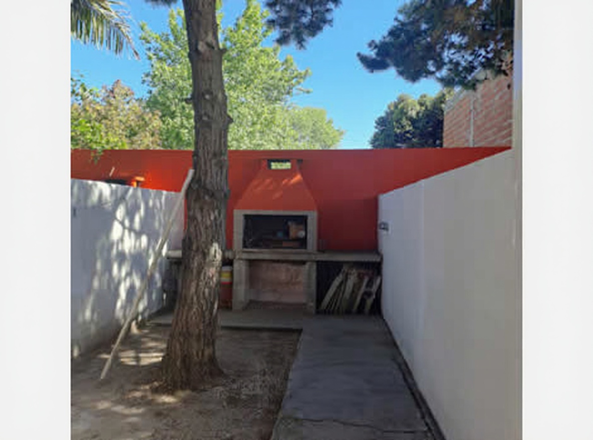 Dúplex con patio y parrilla en San Clemente del Tuyú miniatura 11