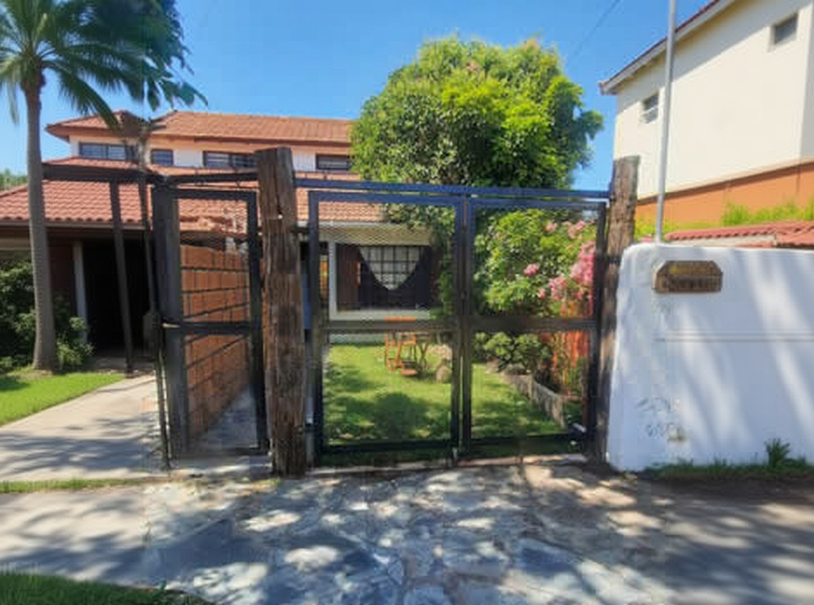 Dúplex con patio y parrilla a 3 cuadras del mar en San Clemente del Tuyú