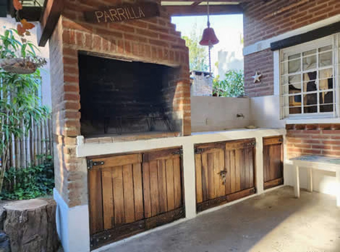 Dúplex con patio y parrilla a 400 metros del mar en Costa del Este miniatura 8