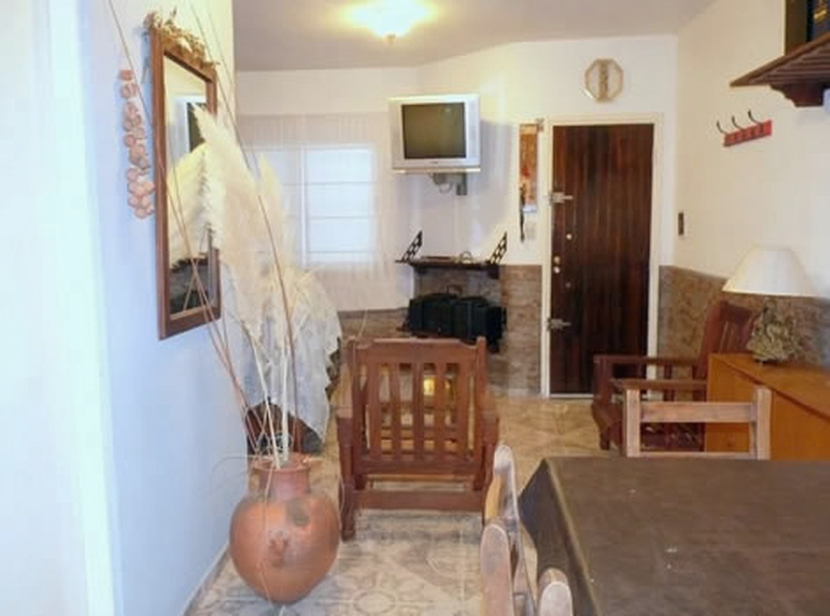 Dúplex con patio y parrilla frente al mar en Mar del Tuyú miniatura 4