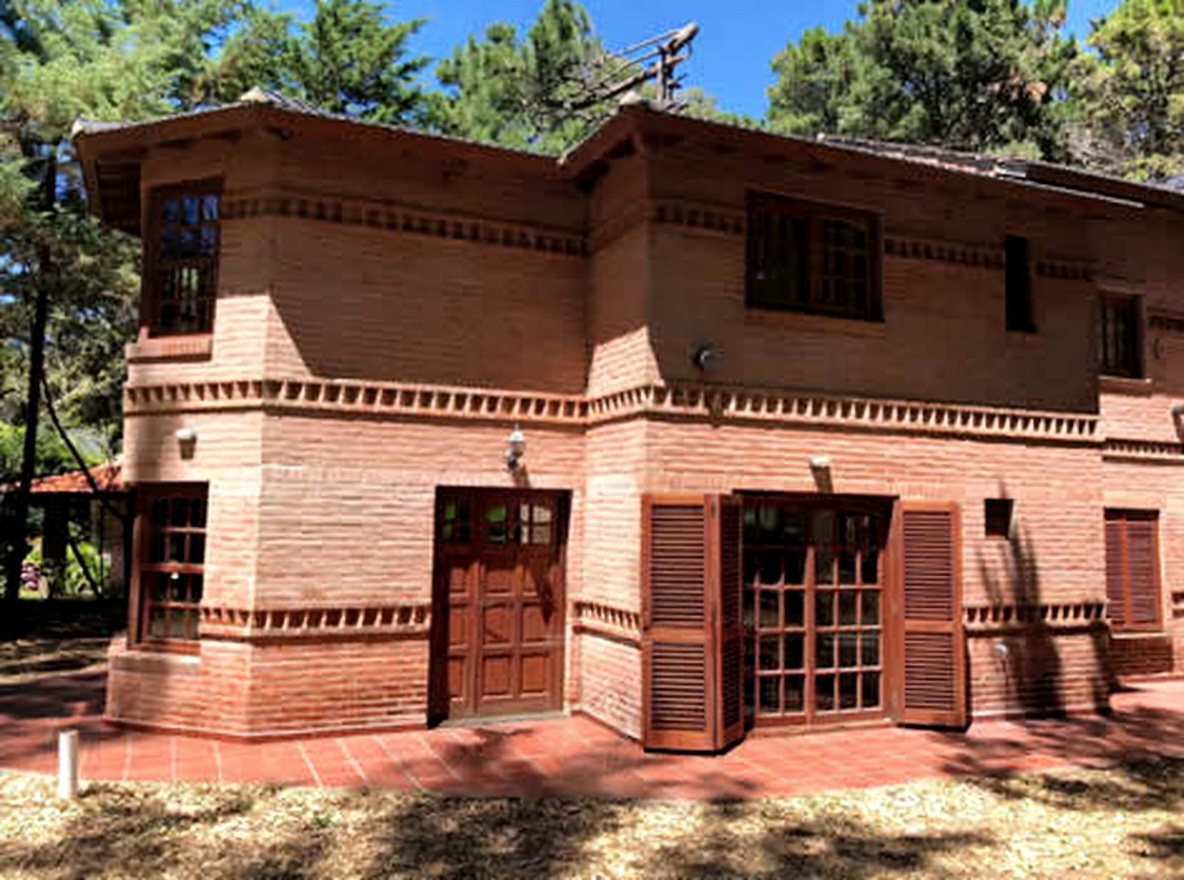 Dúplex con parrilla a 200 metros del mar en Costa del Este miniatura 2