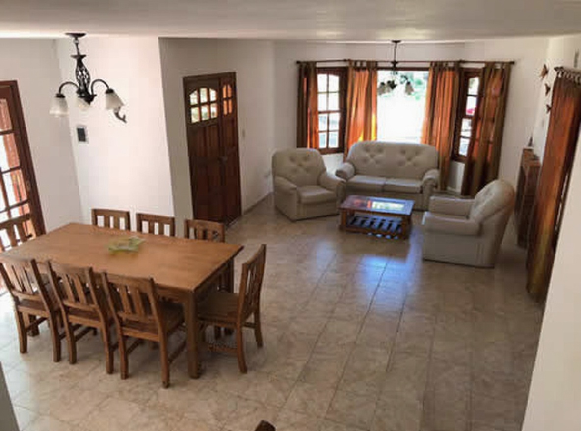 Dúplex con parrilla a 200 metros del mar en Costa del Este miniatura 4