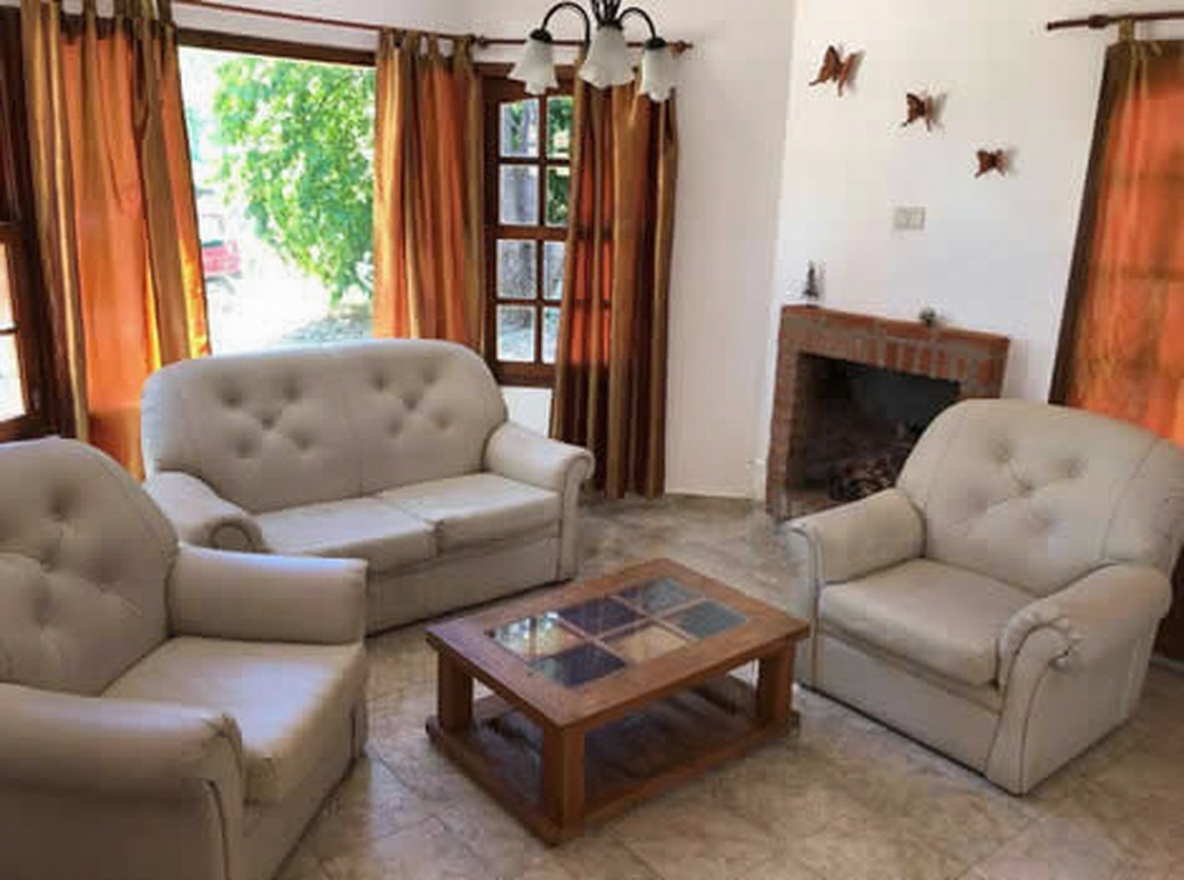 Dúplex con parrilla a 200 metros del mar en Costa del Este miniatura 5