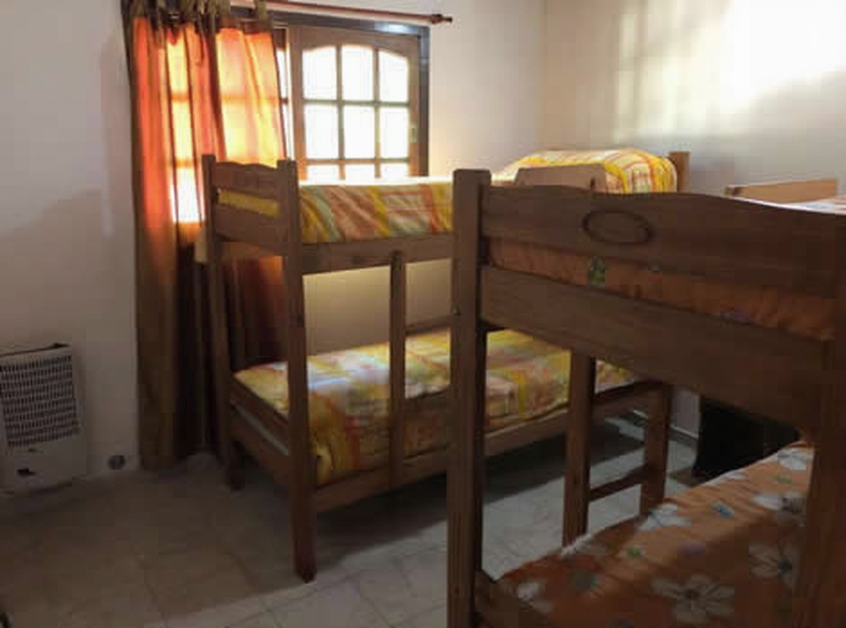 Dúplex con parrilla a 200 metros del mar en Costa del Este miniatura 8