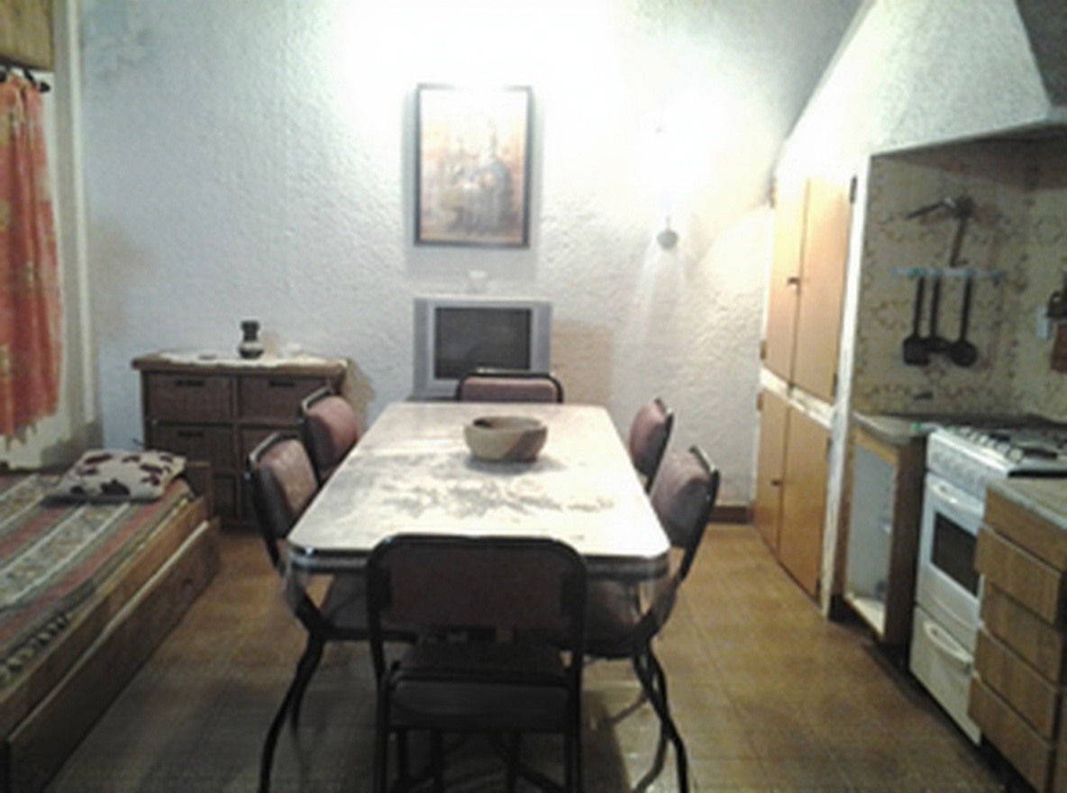 Dúplex con cochera y parrilla frente al mar en Mar del Tuyú miniatura 3