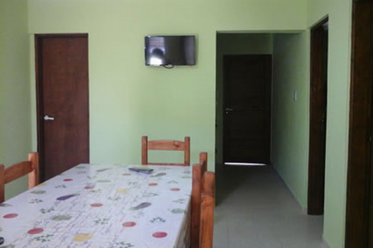 Dúplex con pileta y parrilla a 70 metros del mar en Mar del Tuyú miniatura 2