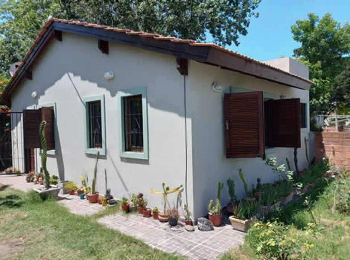 Cabaña con parque y parrilla en Mar del Tuyú miniatura 2