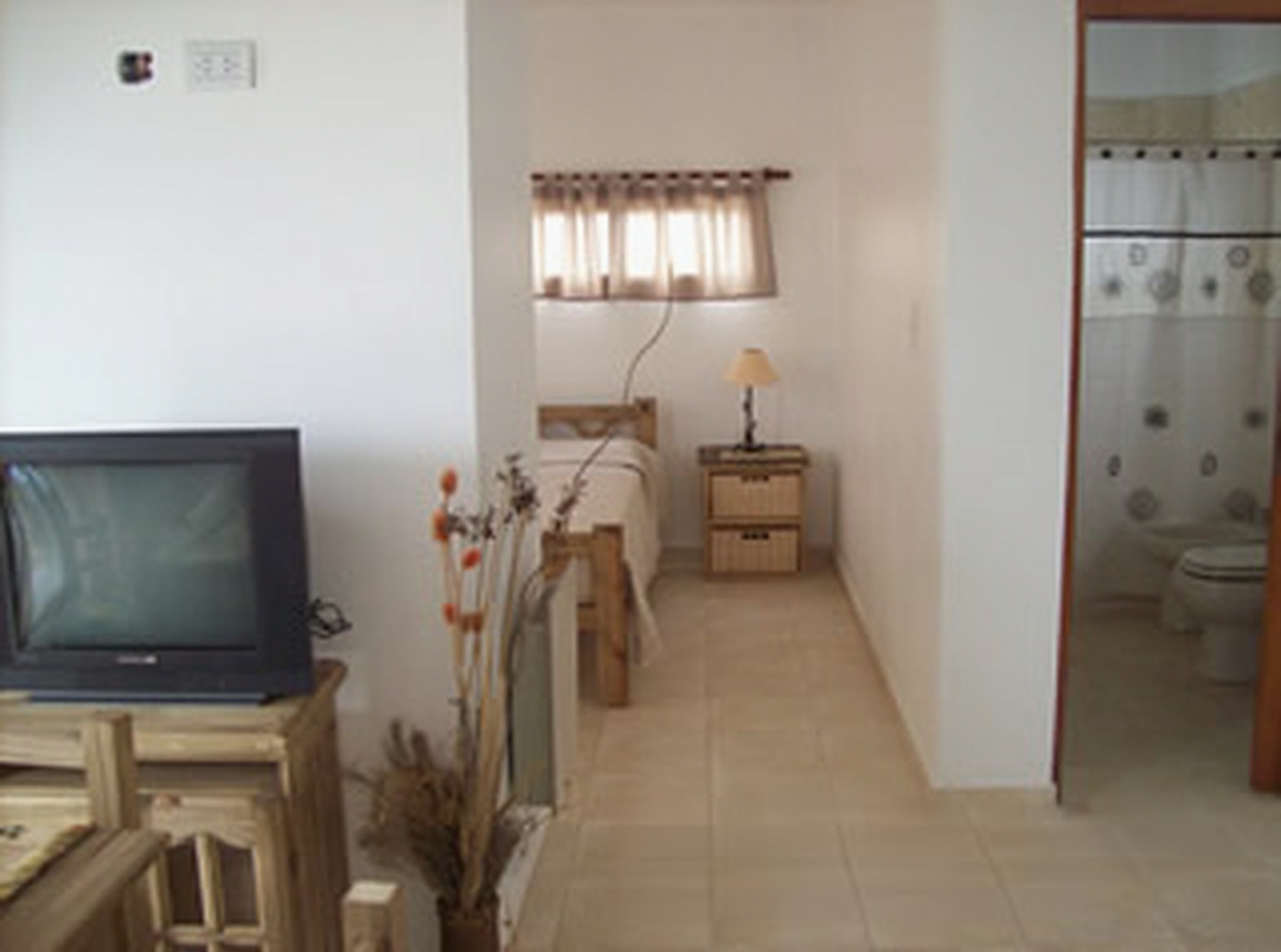 Departamento con cochera y parrilla en San Clemente del Tuyú miniatura 3